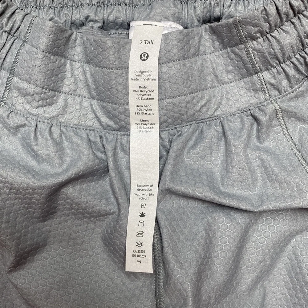 NWT Lululemon Hotty Hot LR Shorts - Picture 6 of 8